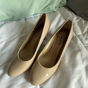 Life Stride Beige Patent Round-Toe Pump